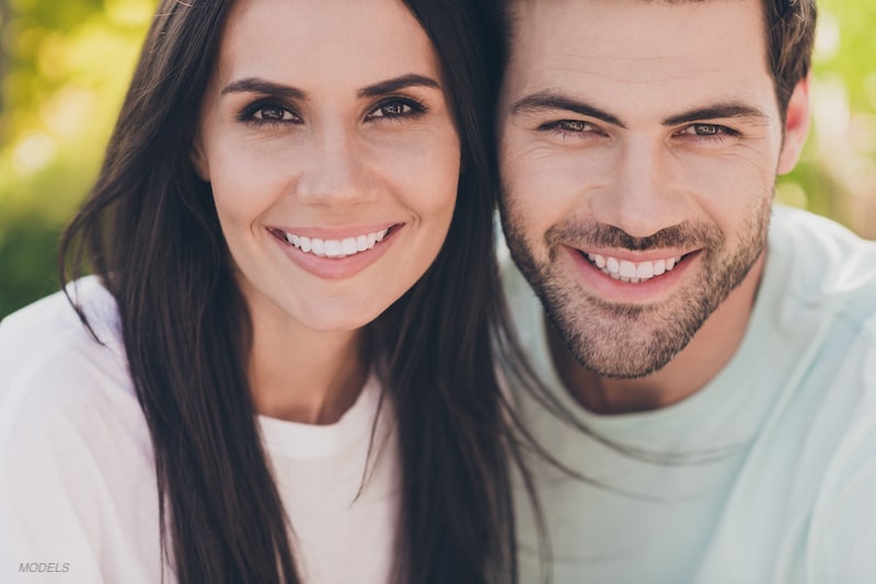 Teeth Whitening, Porcelain Veneers, or Both: Which Is Right for You?